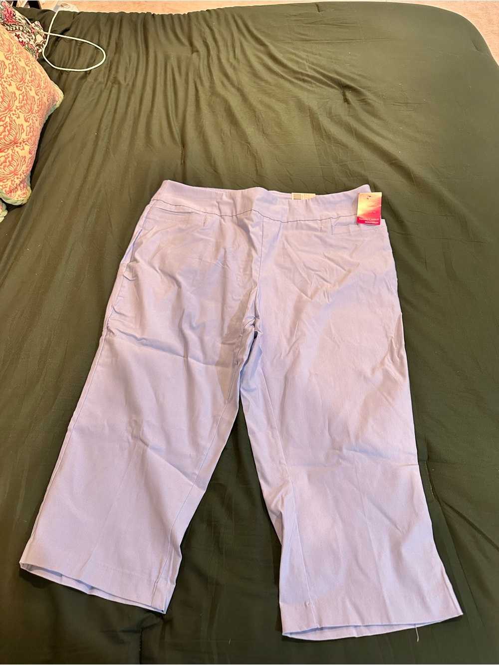 Women's Periwinkle Pull-On Capri Shorts